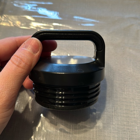 New w/o Tags Yeti Rambler Bottle Replacement Cap - Picture 1 of 3